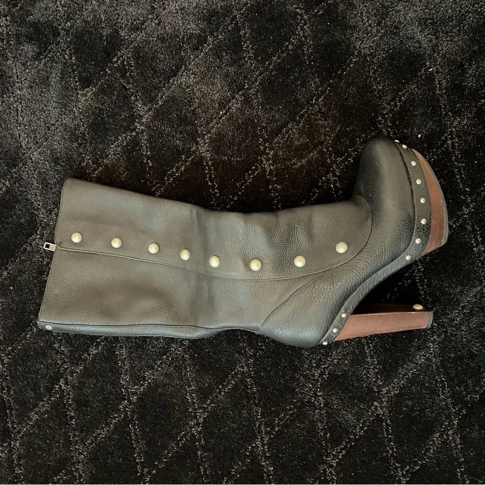 Ugg mid calf platform boot - Picture 6 of 6